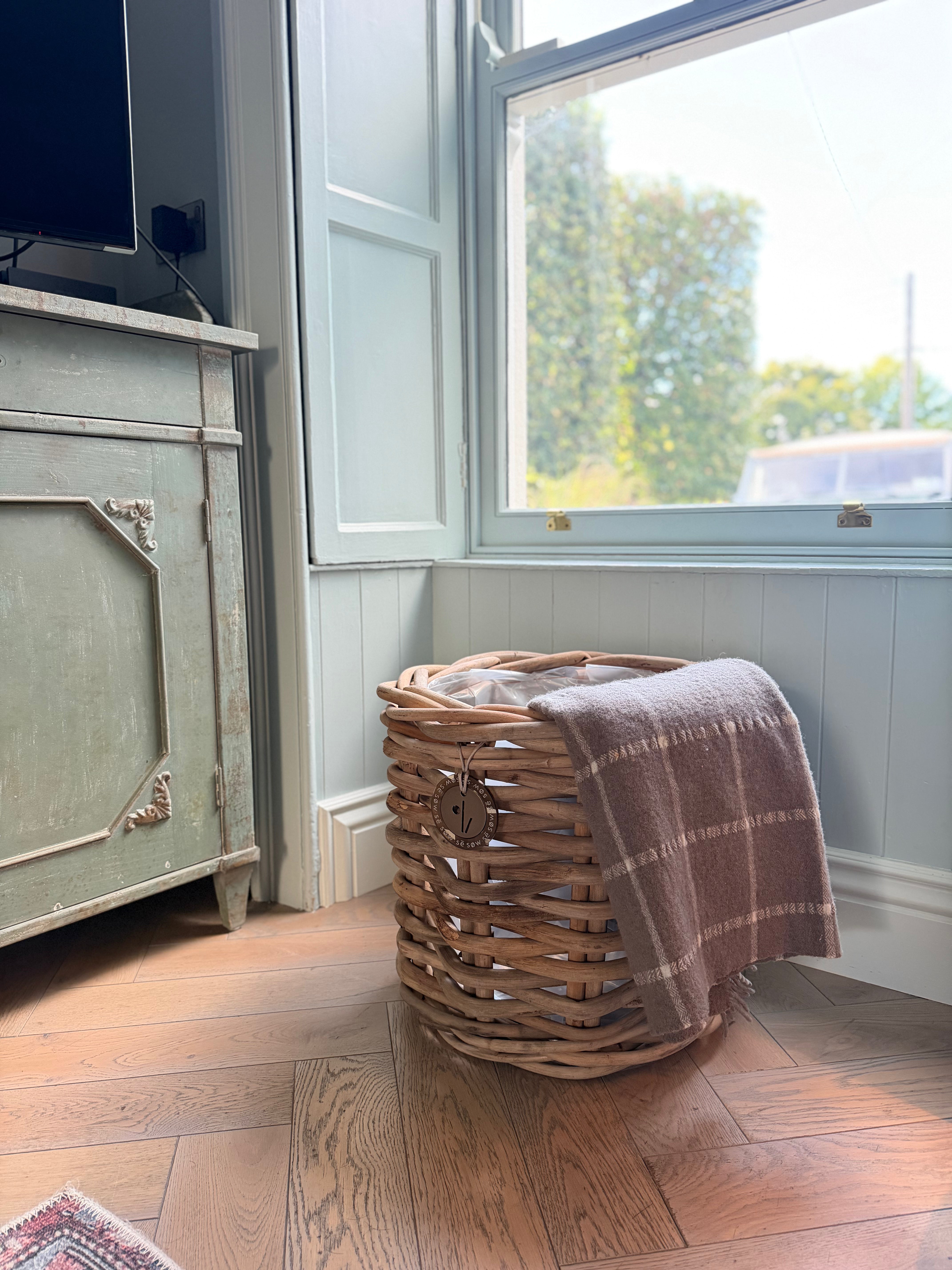 Large Round Rattan Pot